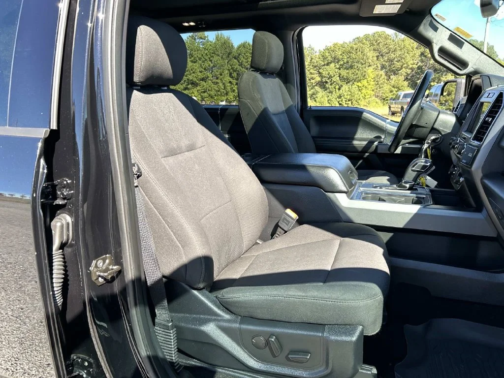 Used 2019 Black Ford XLT image 31