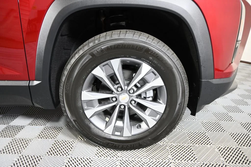 2026 Chevrolet Equinox LT - Photo 11