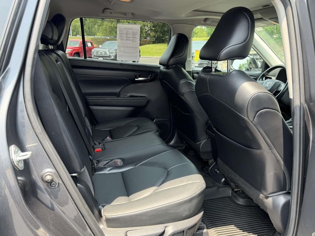 Used 2021 Gray Toyota XLE image 13