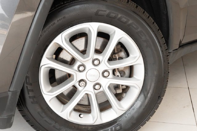 Used 2021 Gray Jeep Laredo E image 2