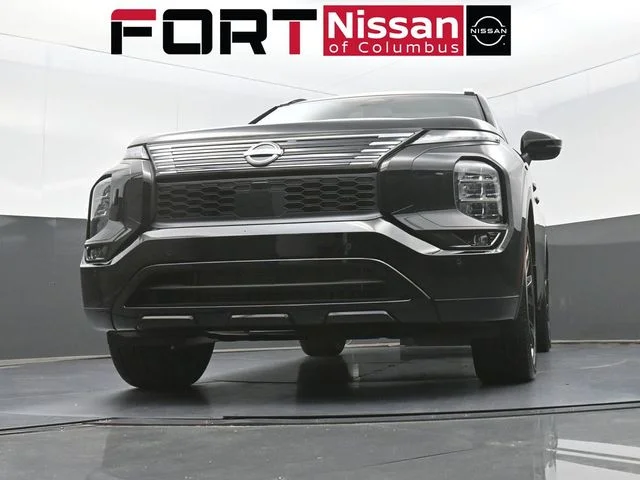 New 2026 Black Nissan Platinum image 40
