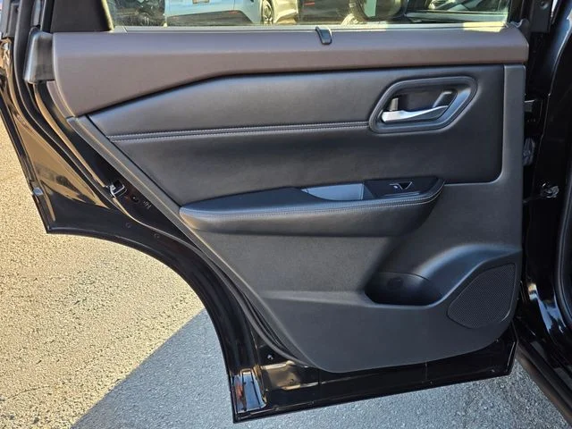 Used 2023 Black Nissan SL image 21