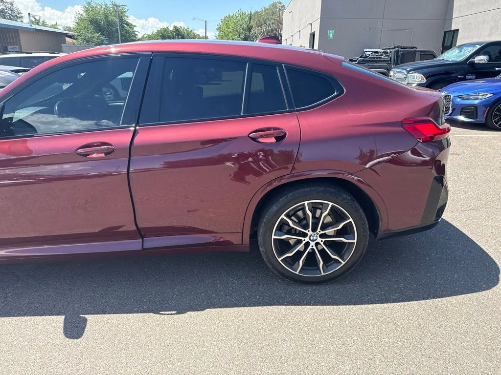 Used 2022 Red BMW xDrive30i image 8