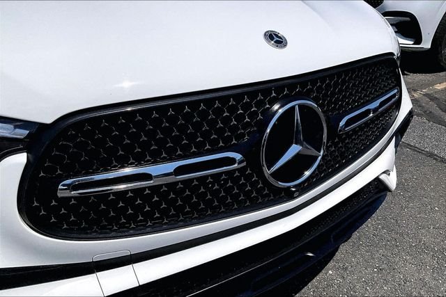 Certified Used 2024 White Mercedes-Benz GLC 300 image 27