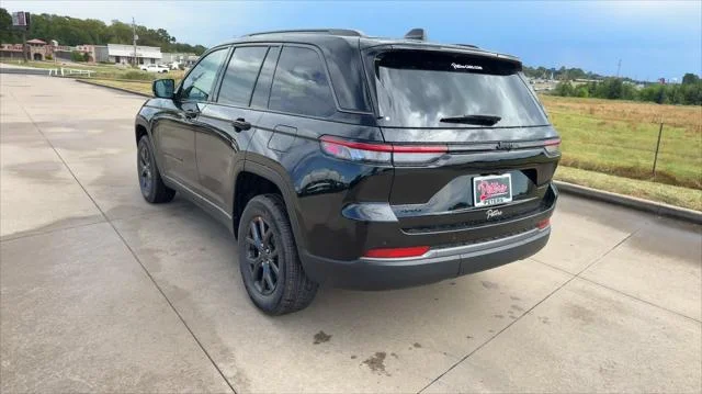 New 2027 High-Gloss Black Paint Jeep Laredo Altitude image 7