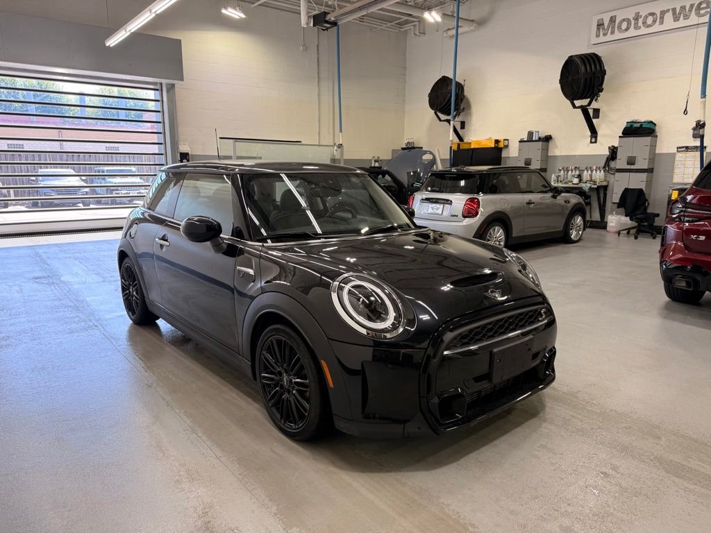 Used 2024 Midnight Black II Metallic MINI  image 7