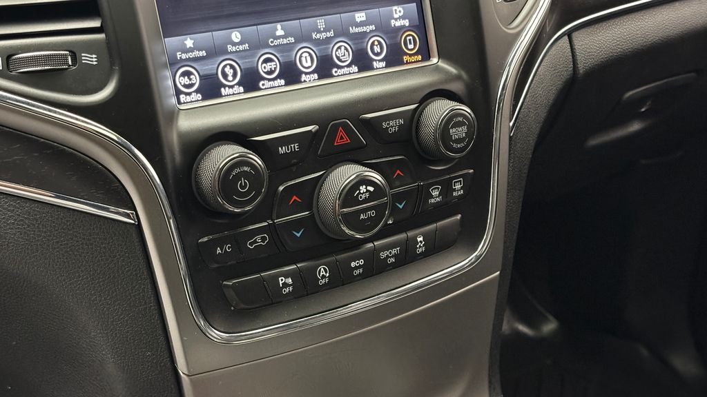 Used 2018 White Jeep Limited image 22