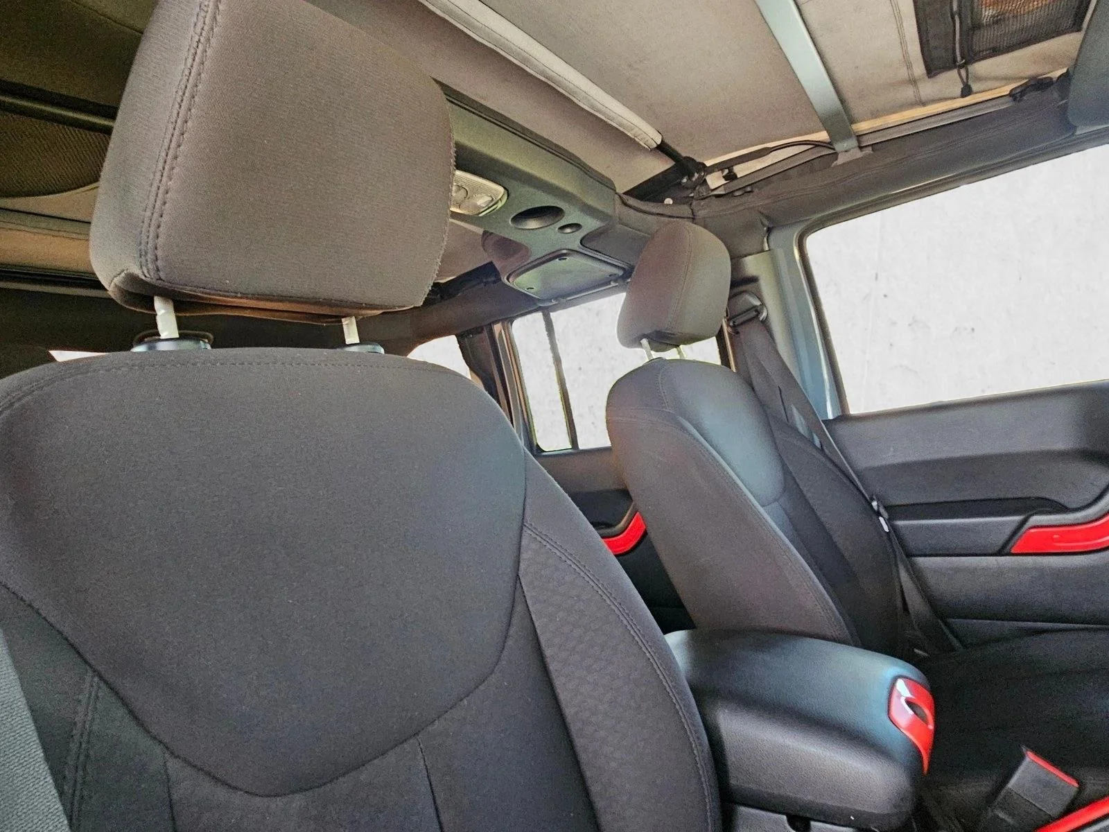 Used 2015 Anvil Clearcoat Jeep Sport image 16