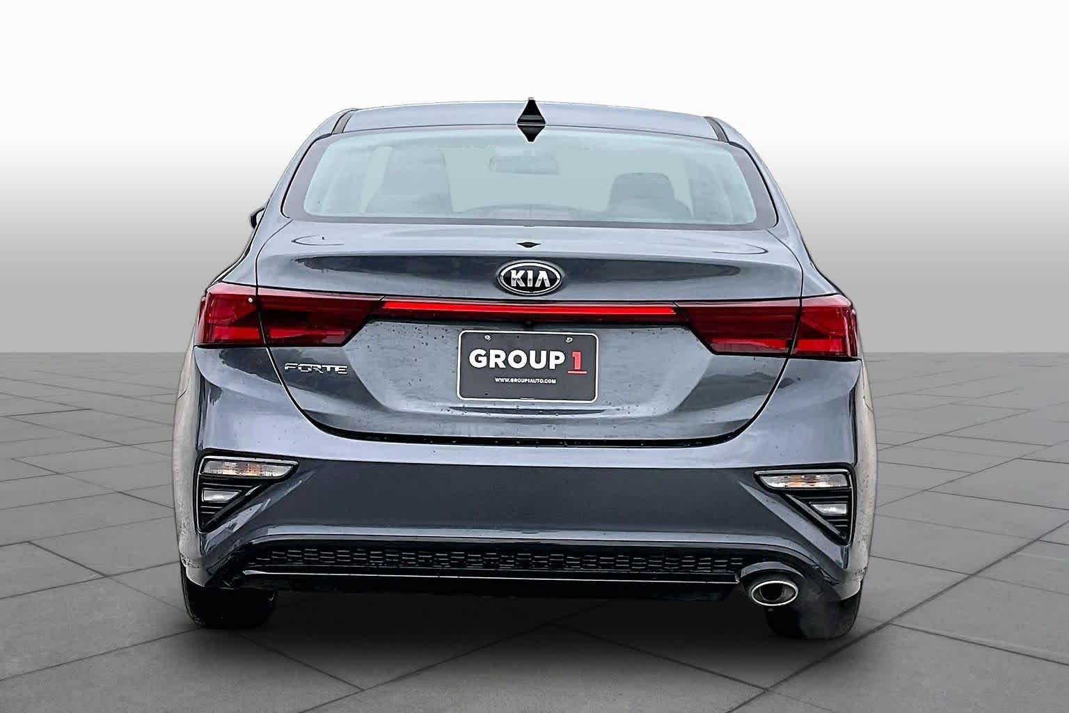 Used 2021 Gray Kia LXS image 9