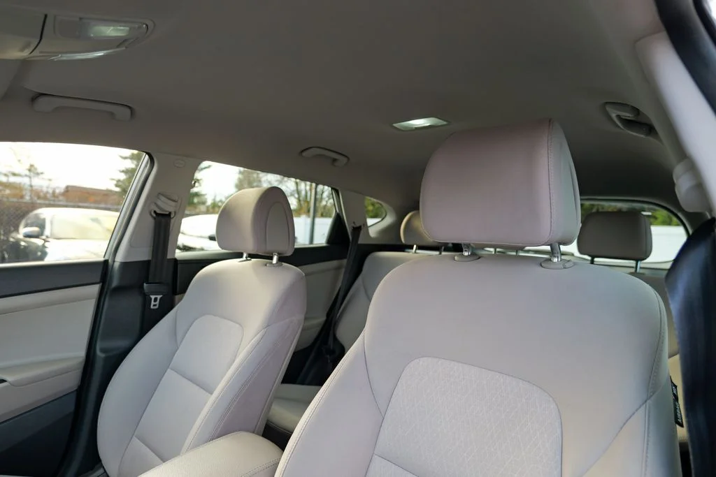 Used 2018 Molten Silver Hyundai SEL image 21