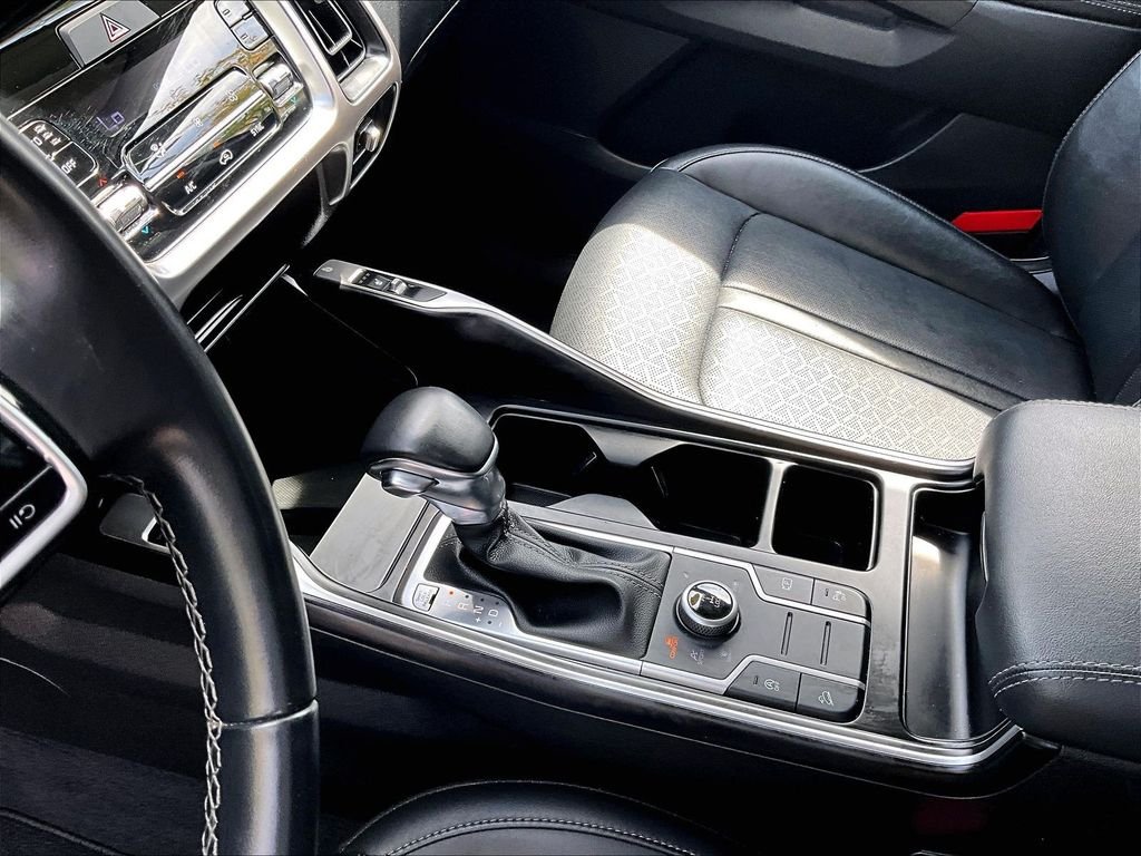 Used 2022 Gray Kia S image 21