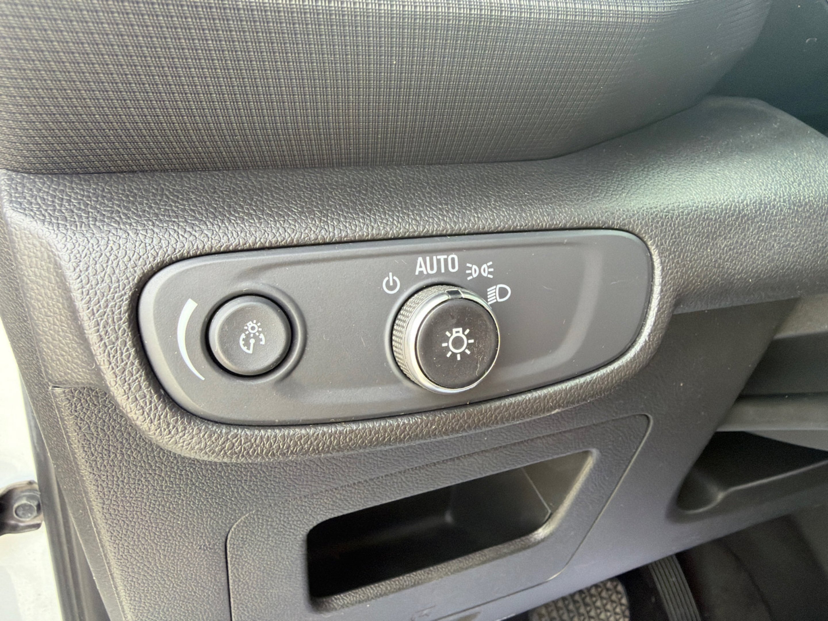 Used 2022 Summit White Chevrolet LS image 19