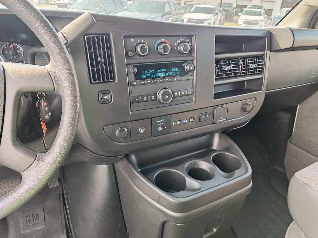 Used 2025 White Chevrolet LT image 20