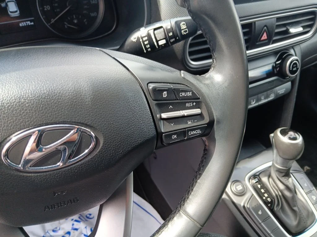 Used 2018 Pulse Red Hyundai Limited image 25