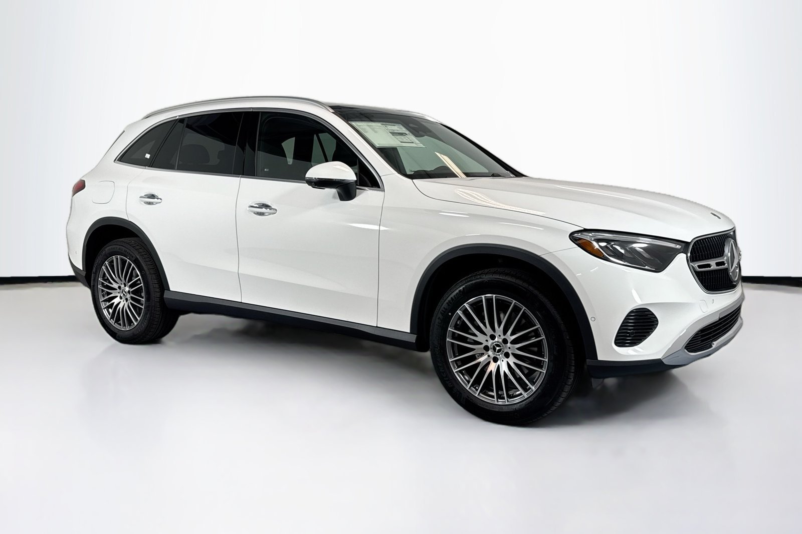 New 2026 Polar White Mercedes-Benz GLC 300 image 3