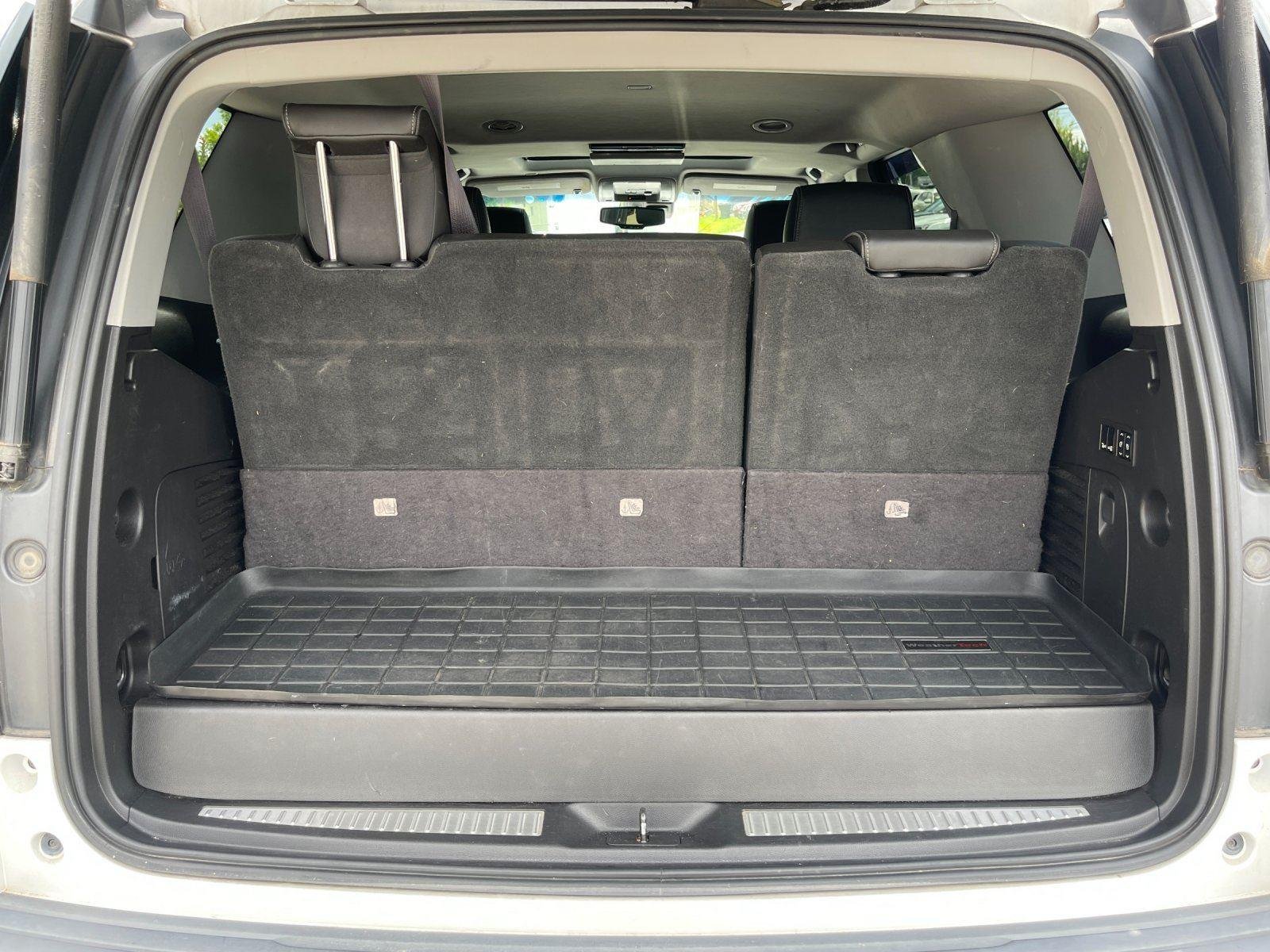 Used 2017 White Frost Tricoat GMC Denali image 36