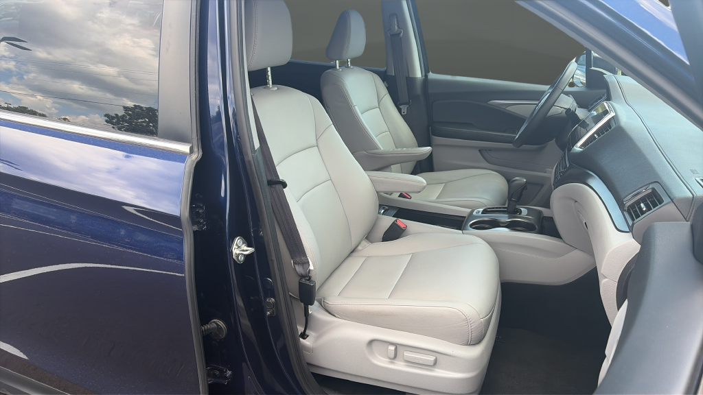 Used 2017 Blue Honda EX-L image 23