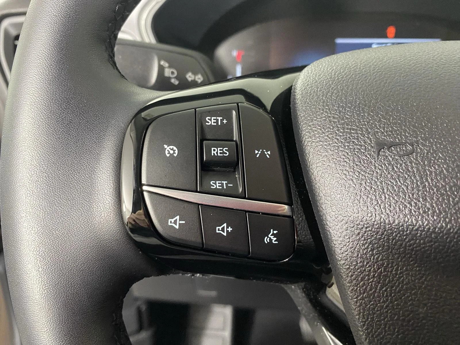 Used 2023 Iconic Silver Ford Active image 15