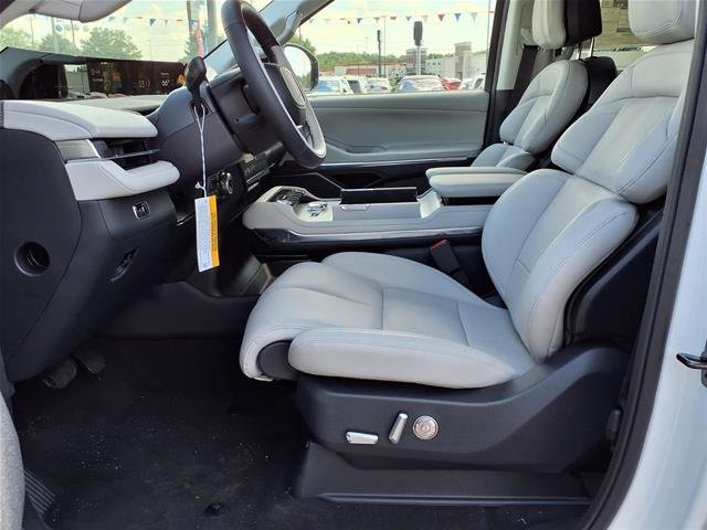 New 2025 Pristine White Metallic Tri-Coat Lincoln Reserve-L image 19