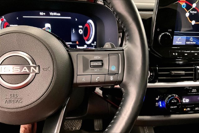 Used 2023 Super Black Nissan Platinum image 28