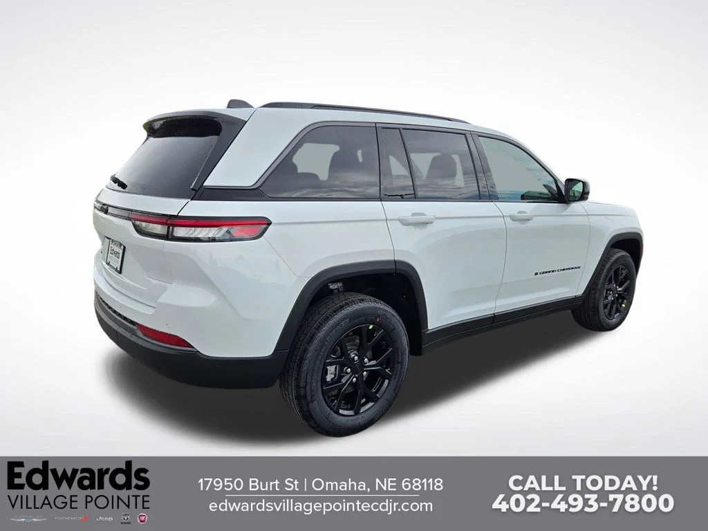 New 2026 Bright White Clear-Coat Exterior Paint Jeep Laredo Altitude image 3