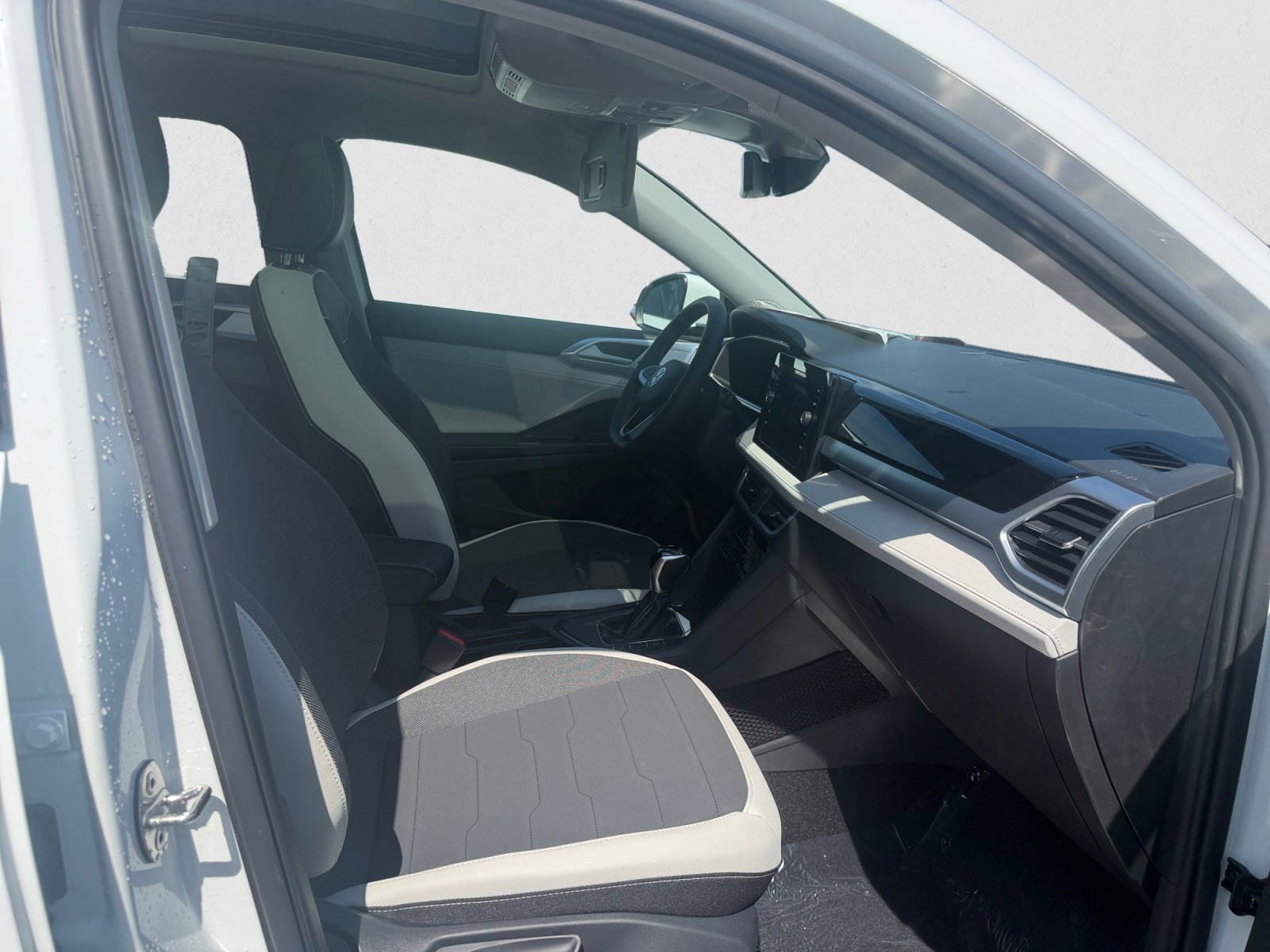 New 2026 White Volkswagen SE image 15