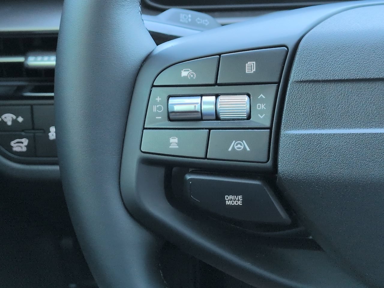 New 2026 Wolf Gray Kia EX image 39