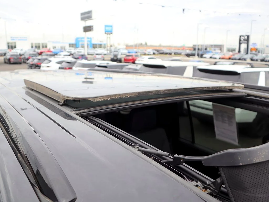 2023 Chevrolet Suburban Z71 - Photo 32