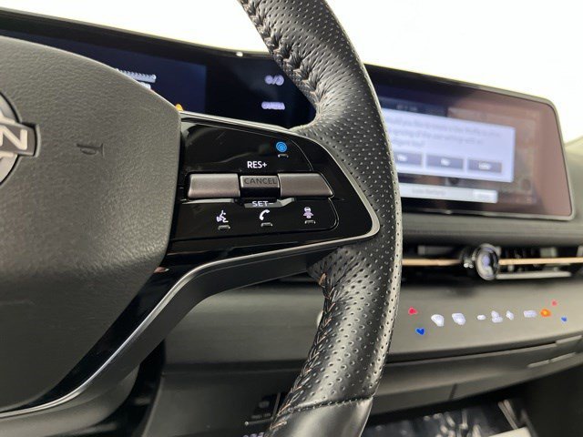 Used 2023 Deep Ocean Blue Pearl/Black Diamond Pearl Nissan ENGAGE image 17