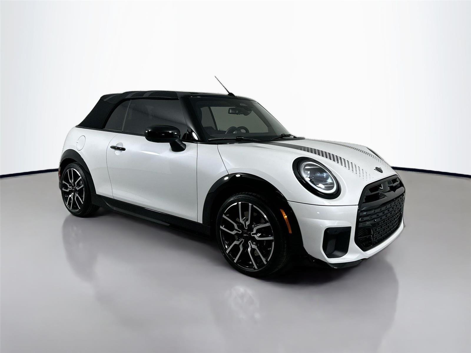 New 2026 Nanuq White Metallic MINI Cooper S image 3