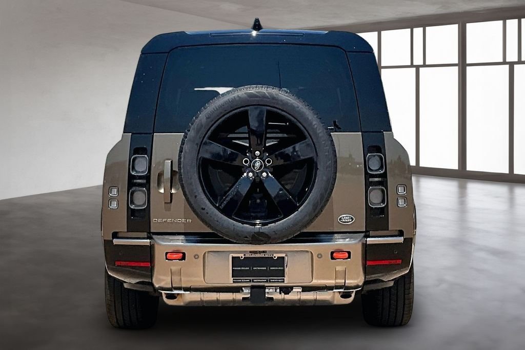 Used 2023 Gondwana Stone Metallic Land Rover X image 4