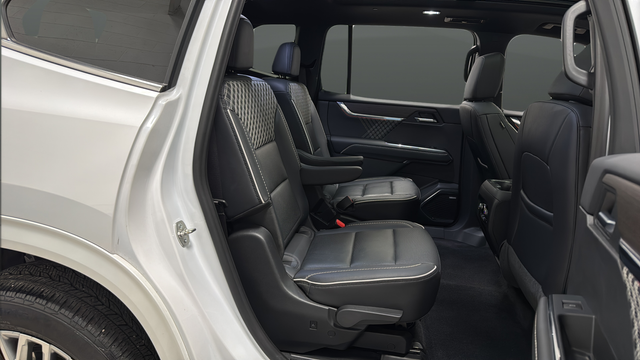 Used 2024 White Frost Tricoat GMC Denali image 25