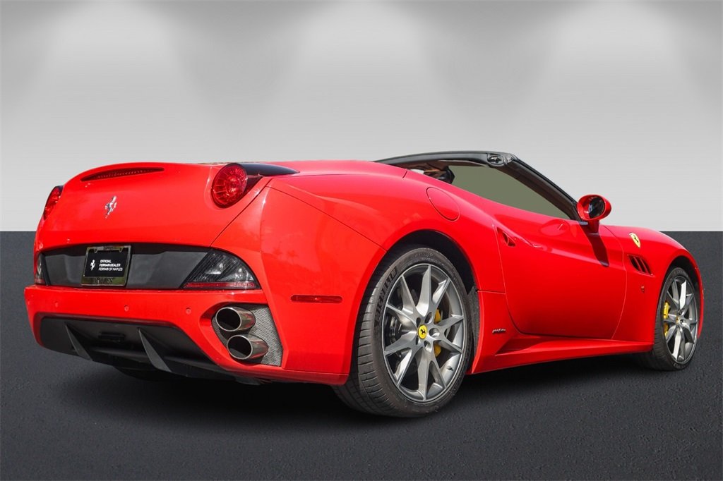 2014 Ferrari California Base photo 3