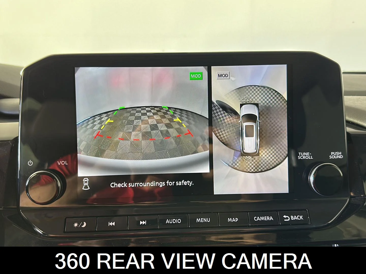 Certified Used 2024 Pearl White Tricoat/Super Black Nissan SL image 10