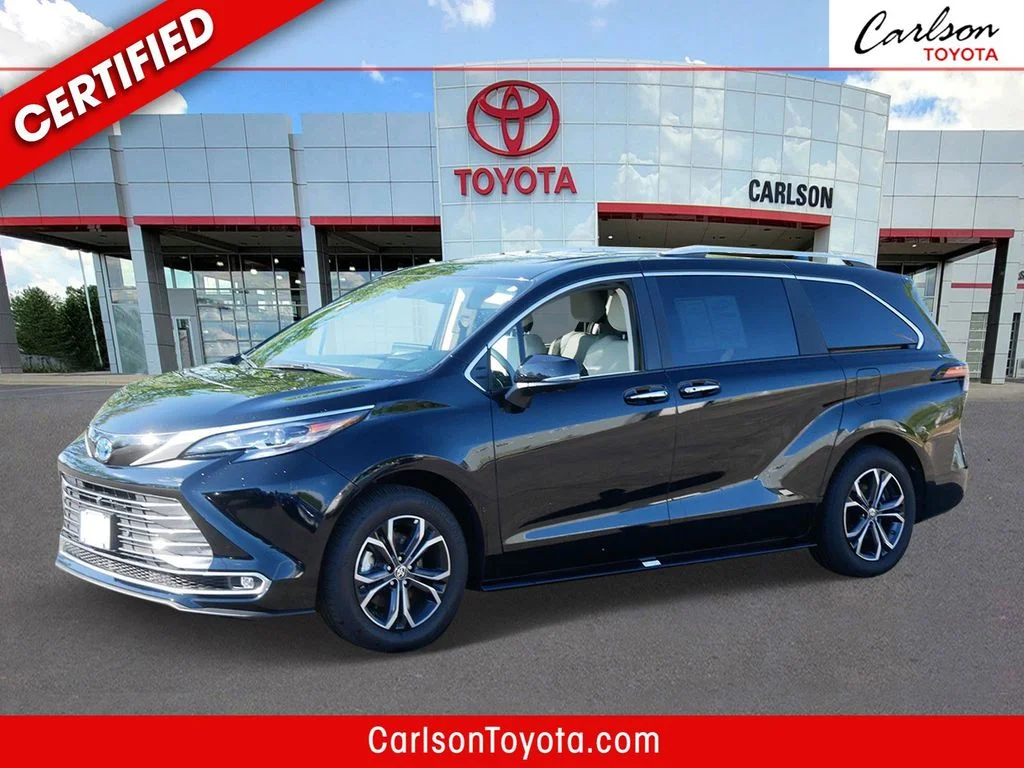2025 Toyota Sienna Platinum 7-Passenger Hybrid AWD's photo