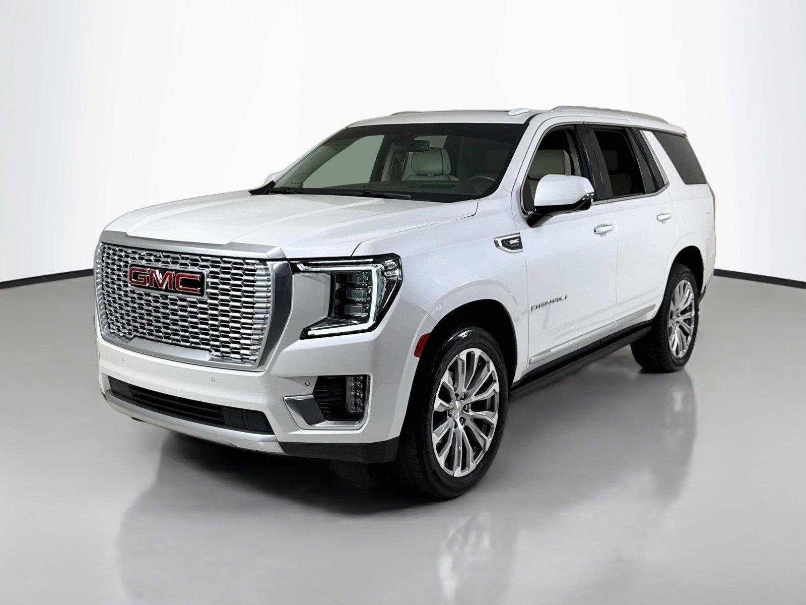 Used 2022 White Frost Tricoat GMC Denali | 22