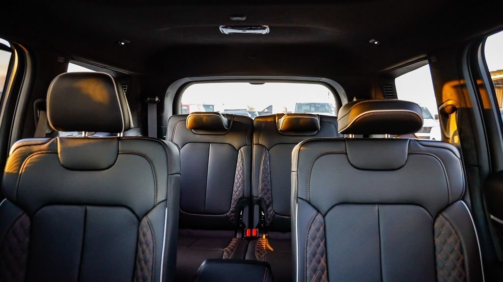 New 2026 Diamond Black Crystal Pearlcoat Jeep Summit image 27