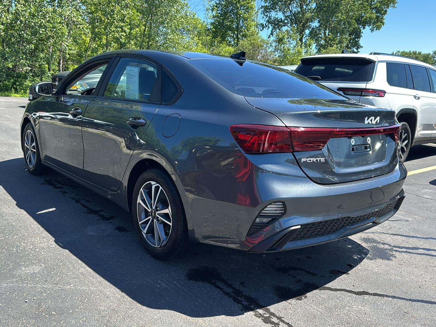 Used 2023 Gravity Gray Kia LXS image 7