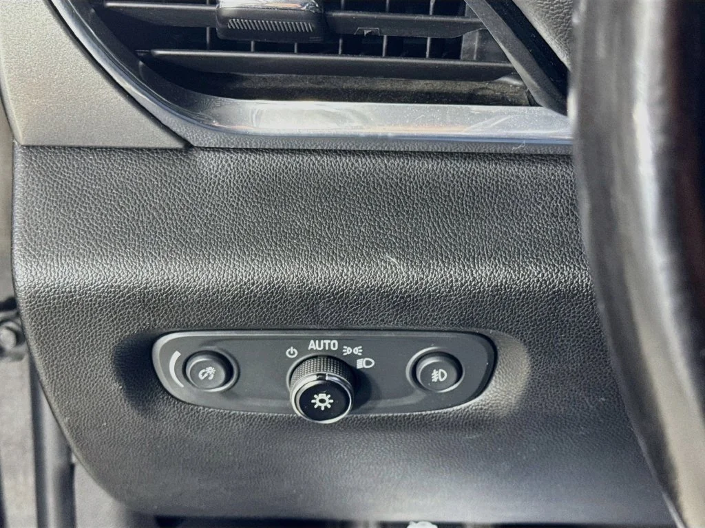 Used 2019 Mosaic Black Metallic Chevrolet 3LT image 12
