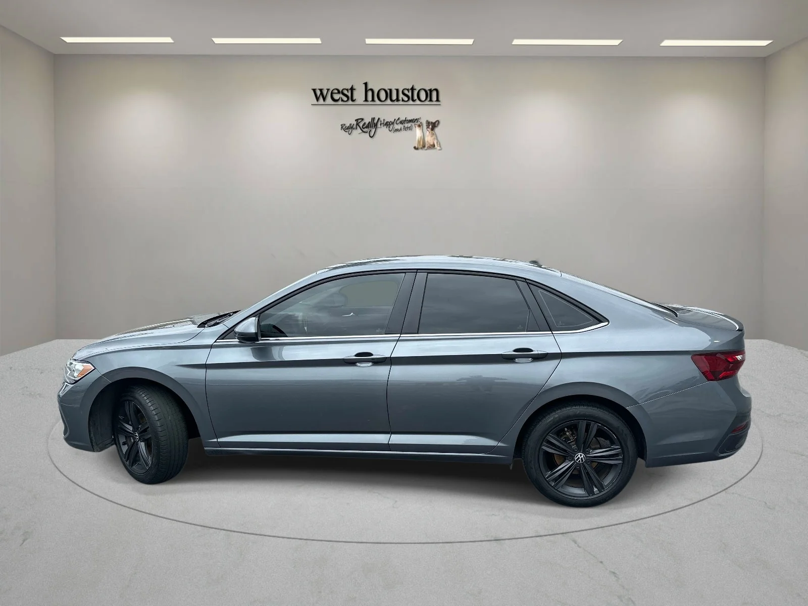 Used 2023 Gray Volkswagen SE image 6