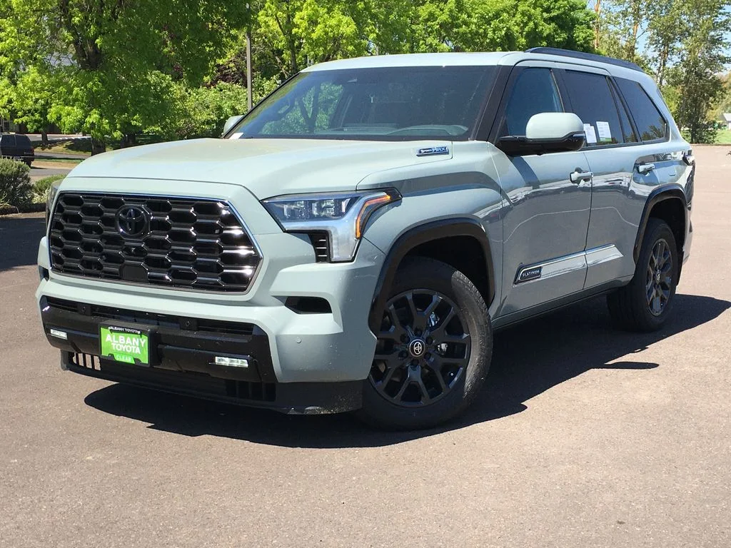 2026 Toyota Sequoia Platinum 4WD i-FORCE MAX Hybrid's photo