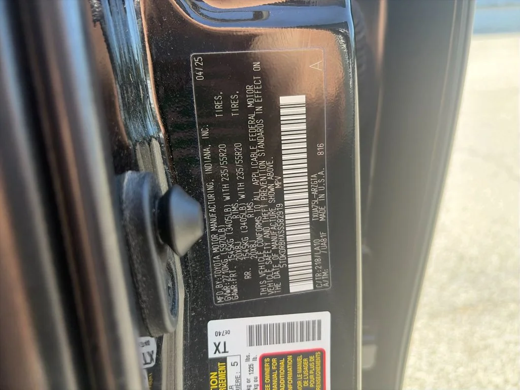 Used 2025 Black Toyota Platinum image 41