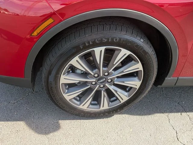 Used 2020 Red Lincoln Reserve image 10