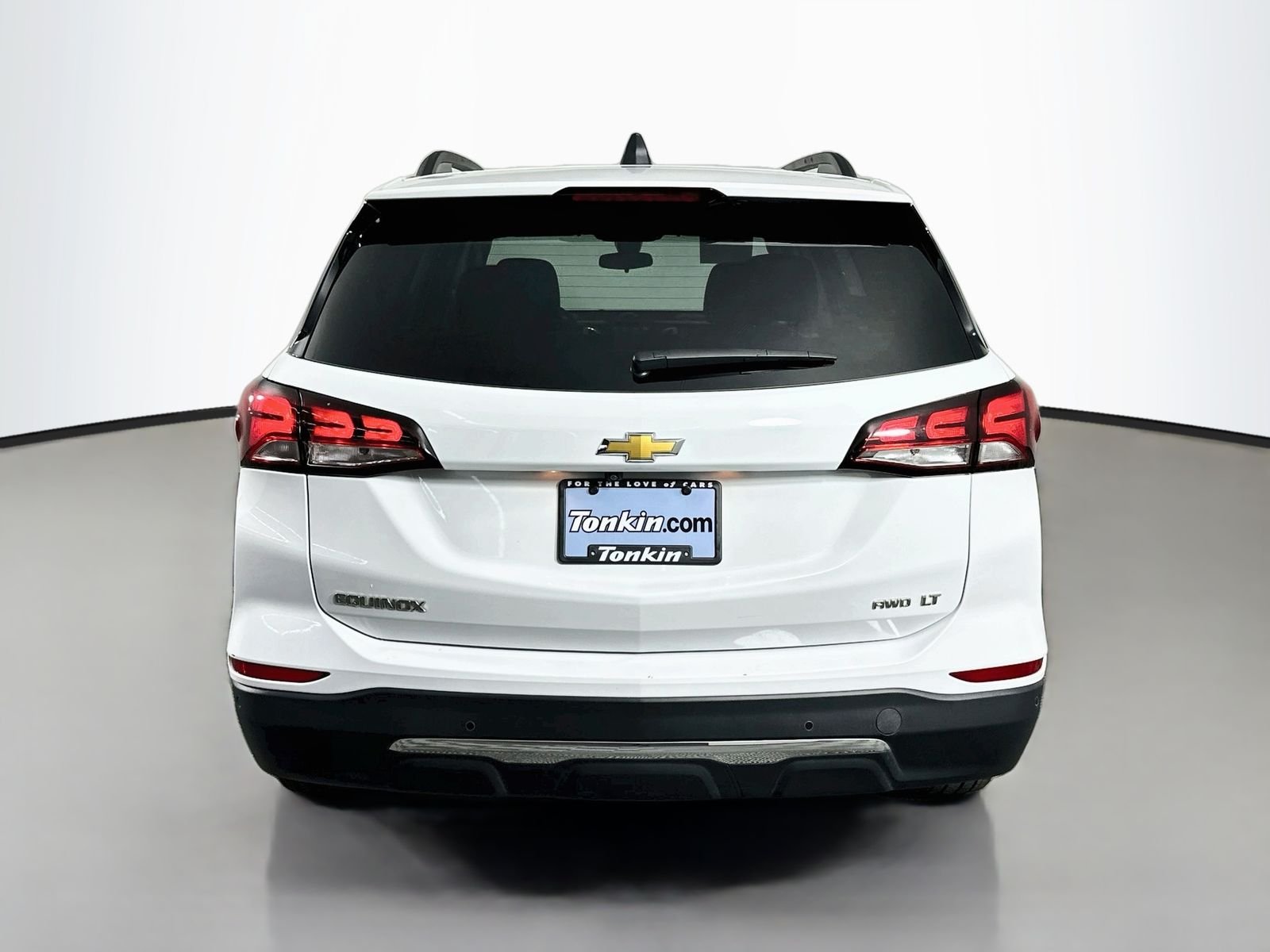 Used 2024 Summit White Chevrolet LT image 7