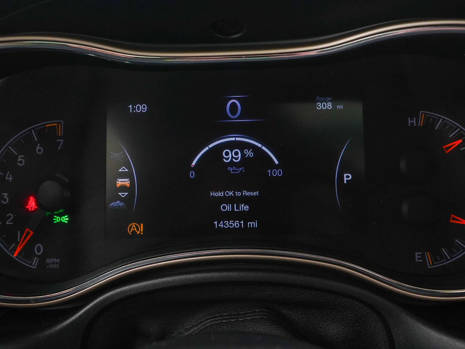 Used 2016 Brilliant Black Crystal Pearlcoat Jeep Overland image 27