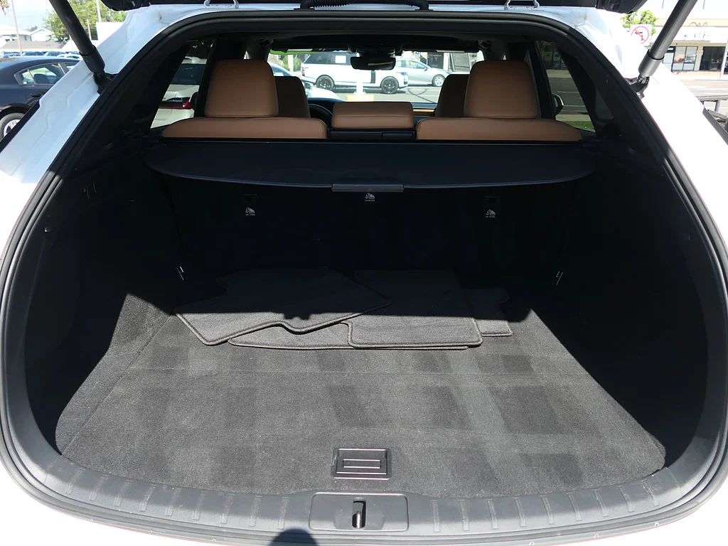 Used 2024 Eminent White Pearl Lexus Premium image 23