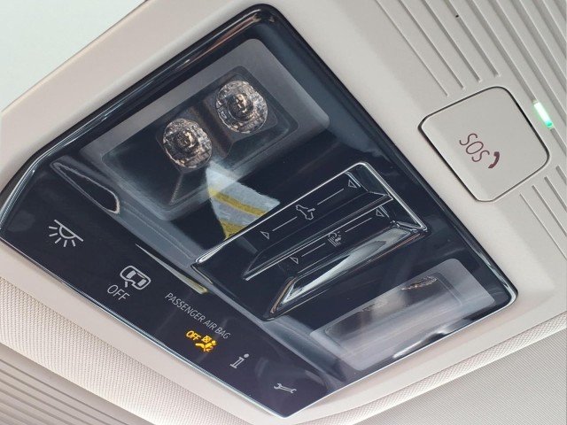 New 2026 Pure White Volkswagen SE 4Motion image 25