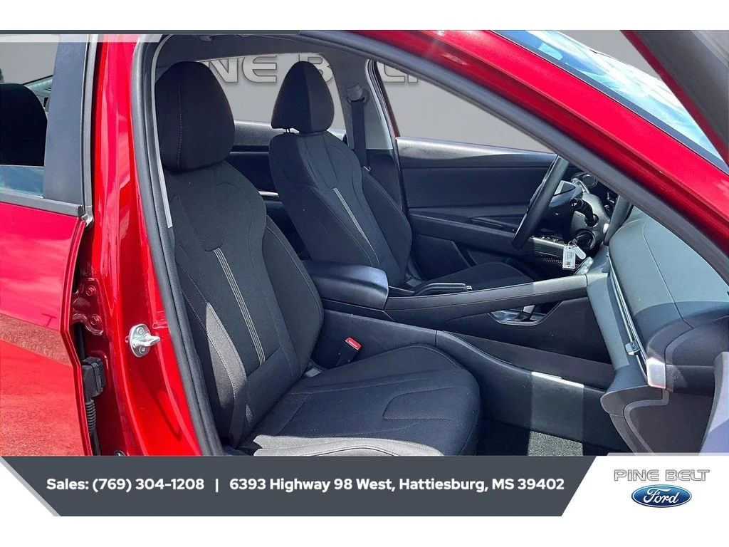 Used 2024 Red Hyundai SE image 6