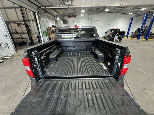 Used 2025 Gray Ford XLT image 25