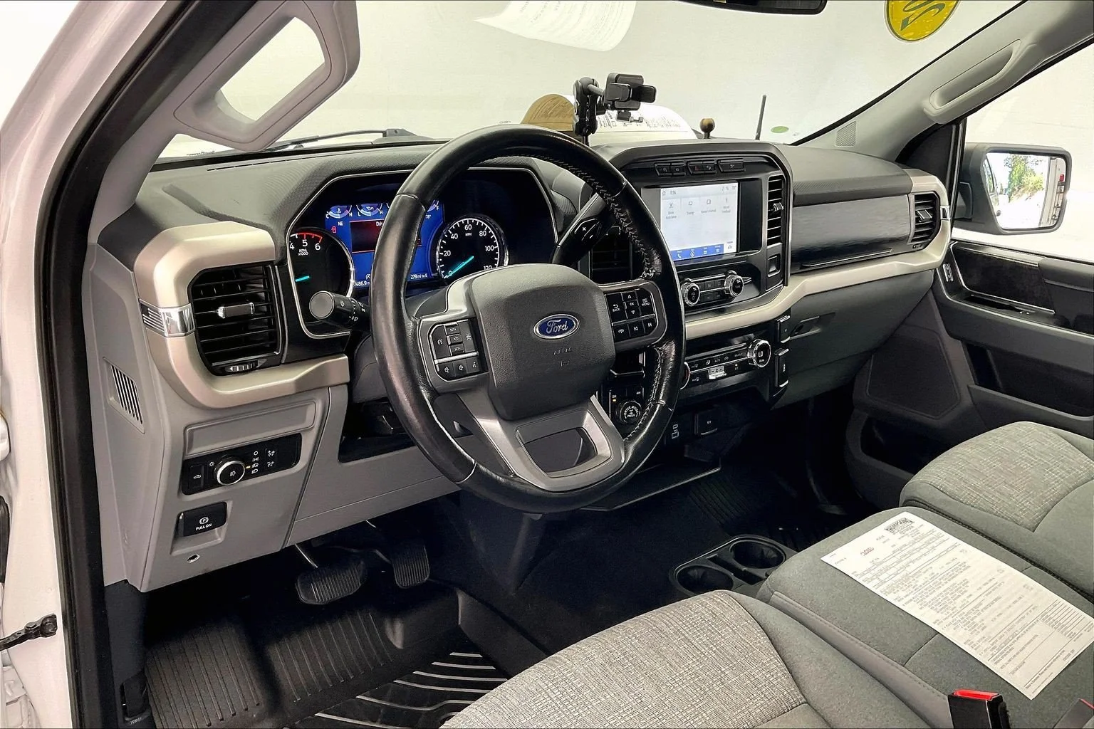 Used 2021 Oxford White Ford XLT image 14